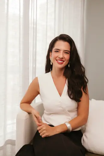 Paciente da Dra. Camila Teixeira com mais autoestima e saúde — Leblon, Rio de Janeiro