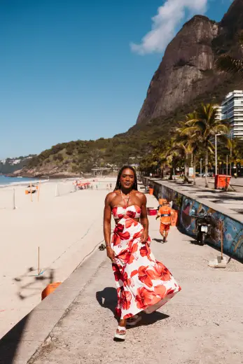 Musa da Dra. Camila Teixeira celebrando o emagrecimento — Leblon, Rio de Janeiro
