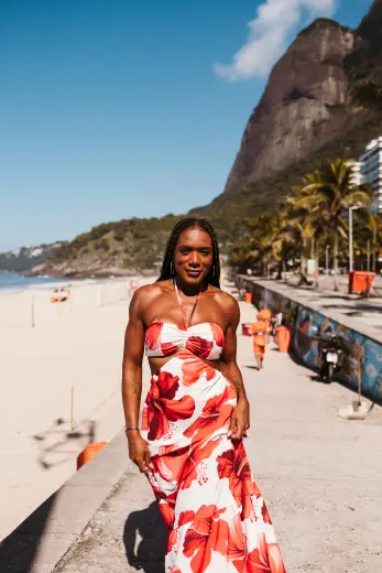 Retrato de paciente após acompanhamento com a Dra. Camila Teixeira no Leblon, Rio de Janeiro